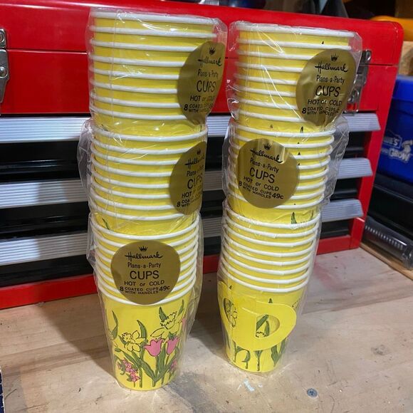 Vintage Hallmark Plans-A-Party Yellow Floral Paper Cups 48 total 9 oz - Picture 2 of 4